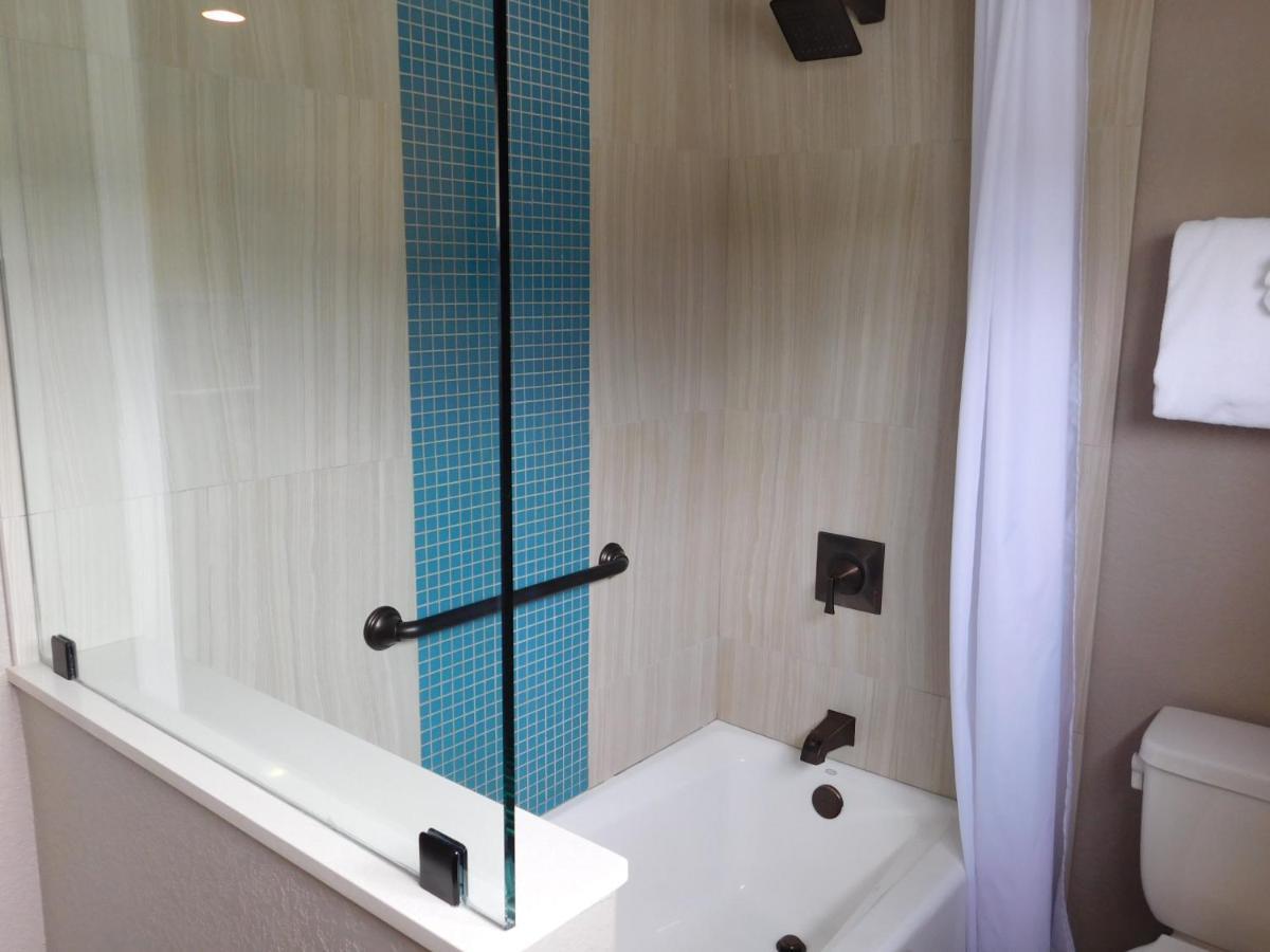 Wave Street Inn Монтерей Екстериор снимка