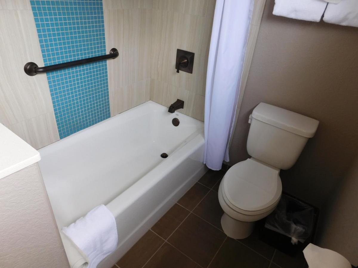 Wave Street Inn Монтерей Екстериор снимка