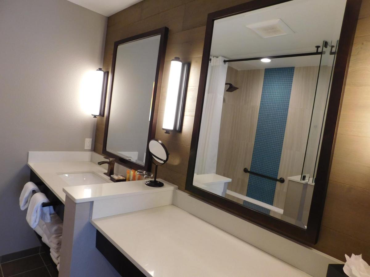 Wave Street Inn Монтерей Екстериор снимка