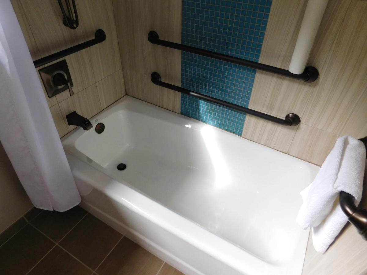 Wave Street Inn Монтерей Стая снимка